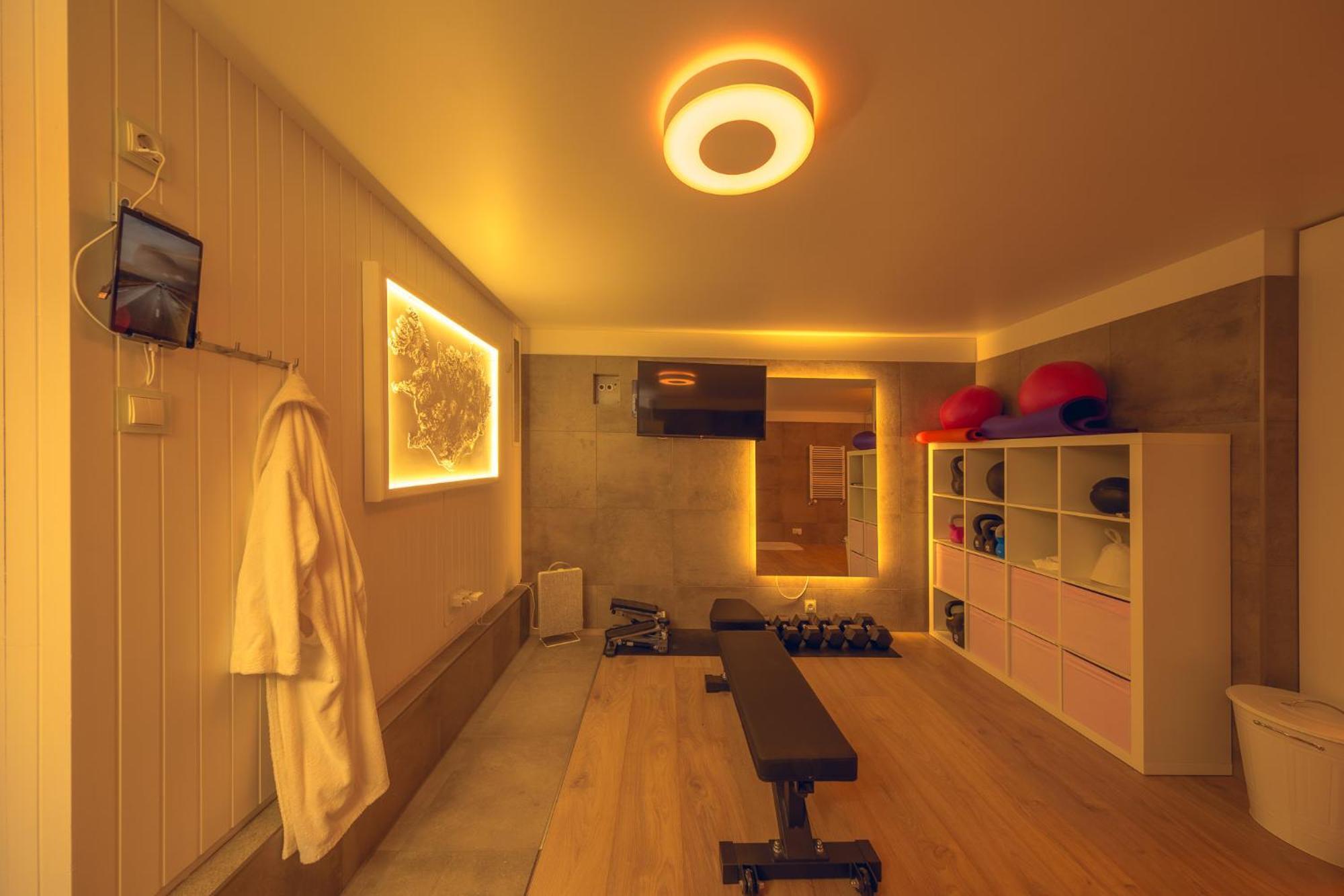 Smart Luxury - Private Gym, Hot Tub & Sauna 凯夫拉维克 外观 照片